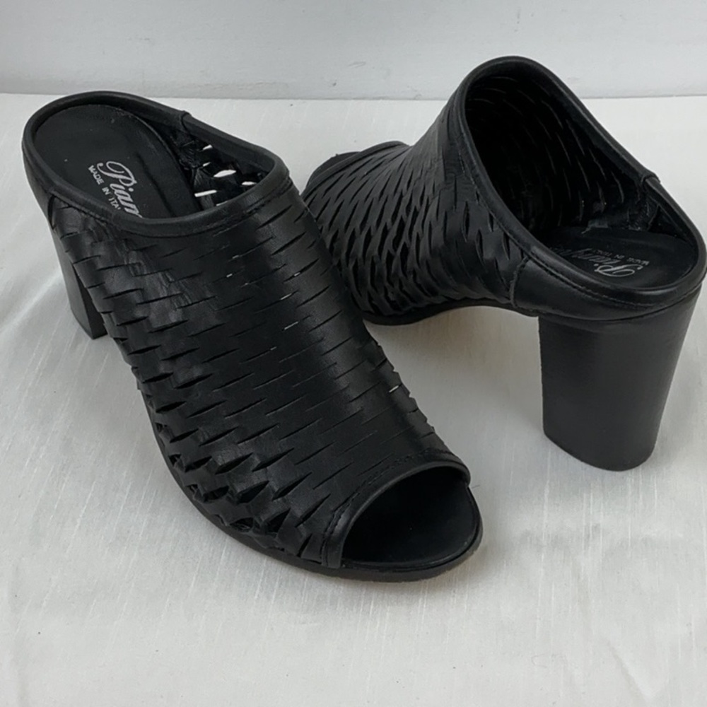 PIAMPIANI Leather Lazer Cut Bootie Heels